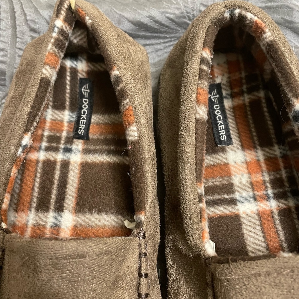 Dockers slipper size 12